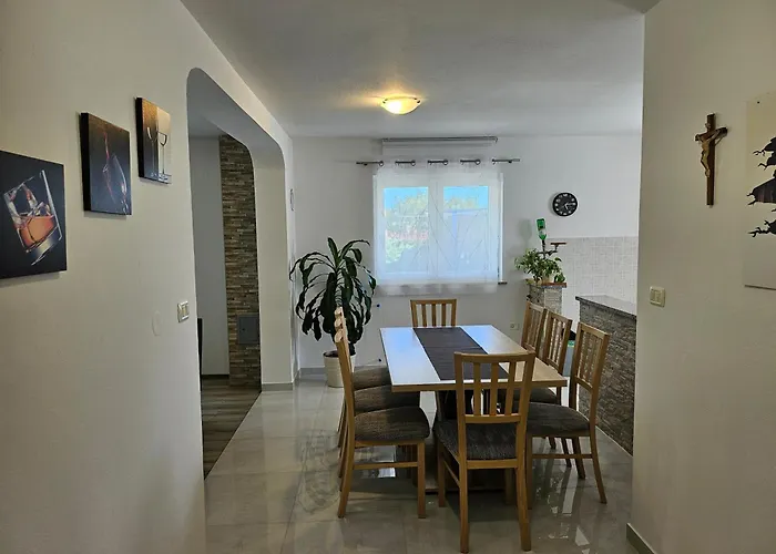 Loborika D&j Apartman Pula