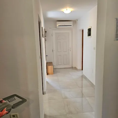 Loborika D&j Apartament *