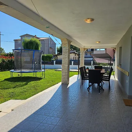 Loborika D&j Πούλα